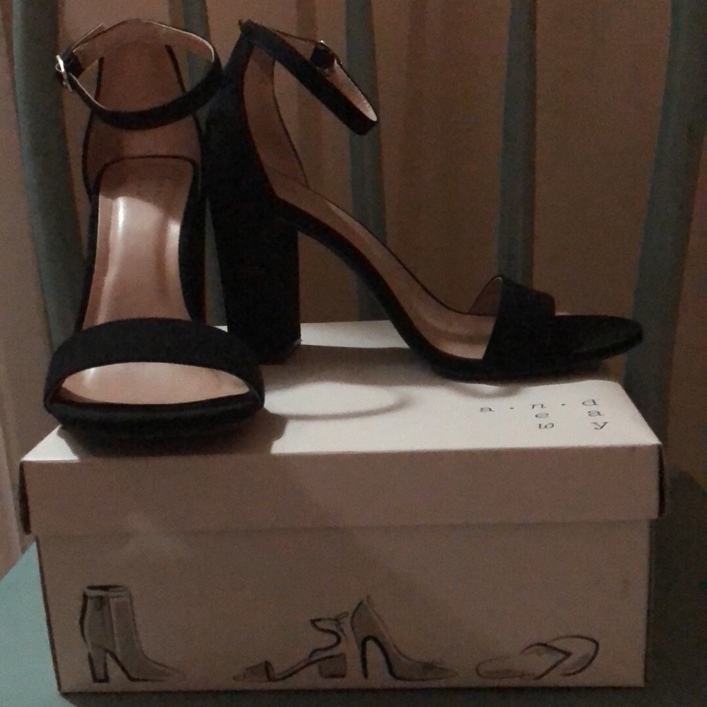 LIKE NEW✨ Block Heels